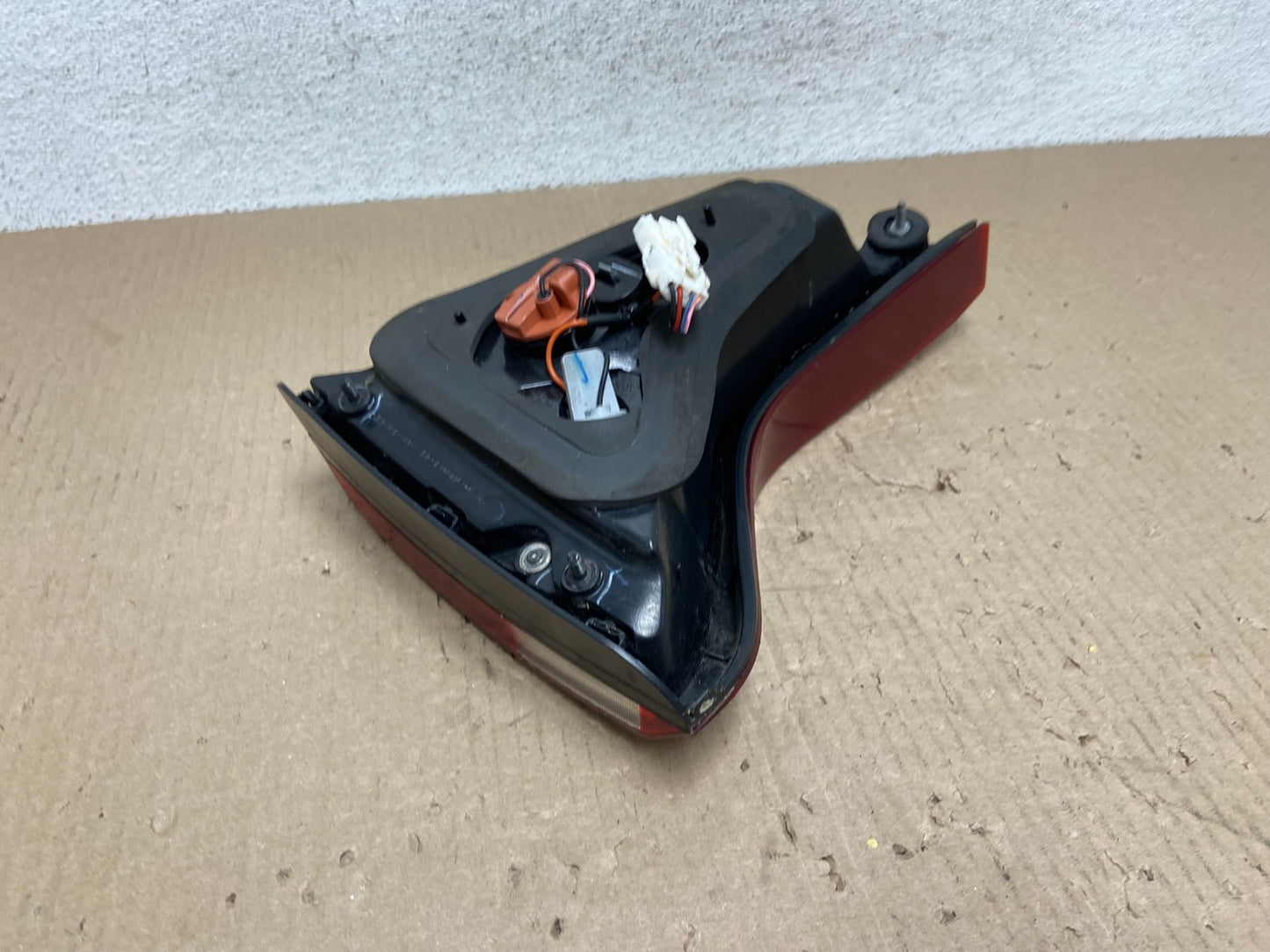 2014 - 2015 Kia Sorento Right Passenger Side Inner Tail Light AE9711 LK5