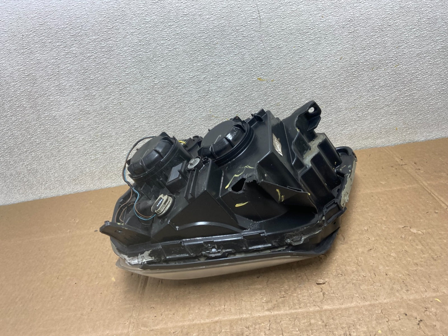 2010 to 2015 GMC Terrain Halogen Passenger Right Rh Side Headlight Oem Y9142 DW9