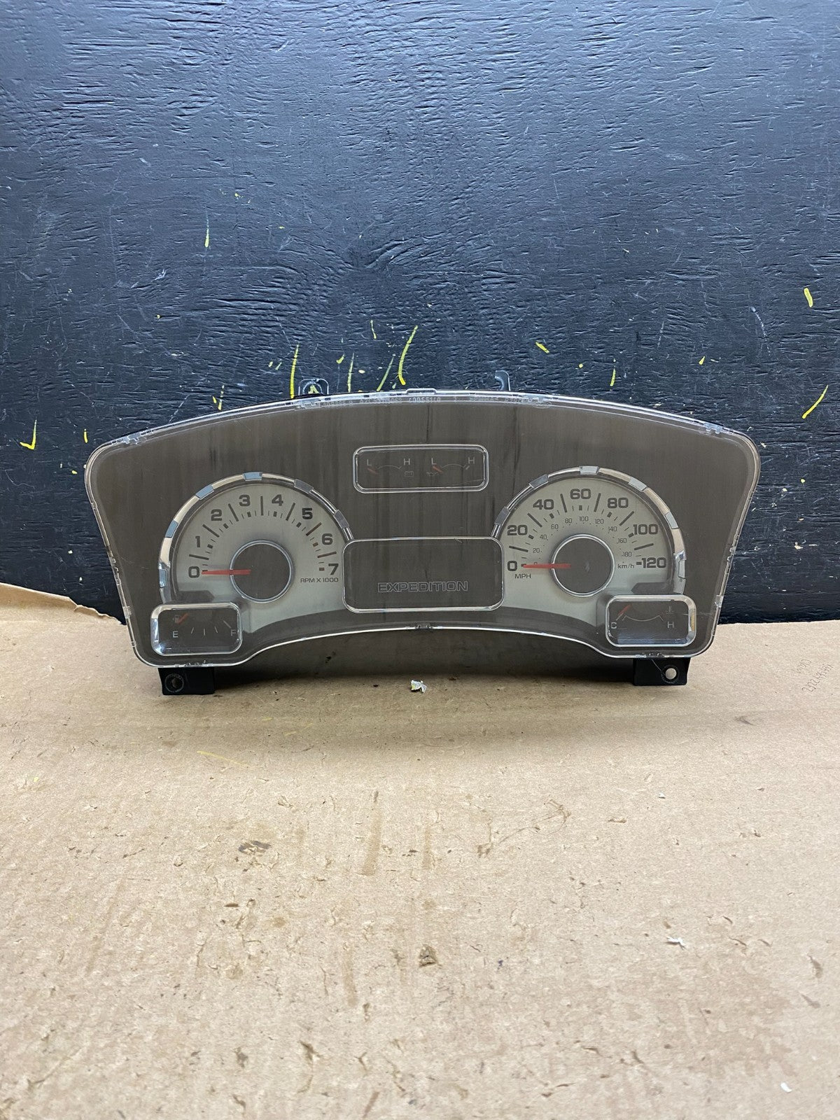 2007 2008 Ford  Expedition Speedometer Cluster Gauge OEM z1761 DG0