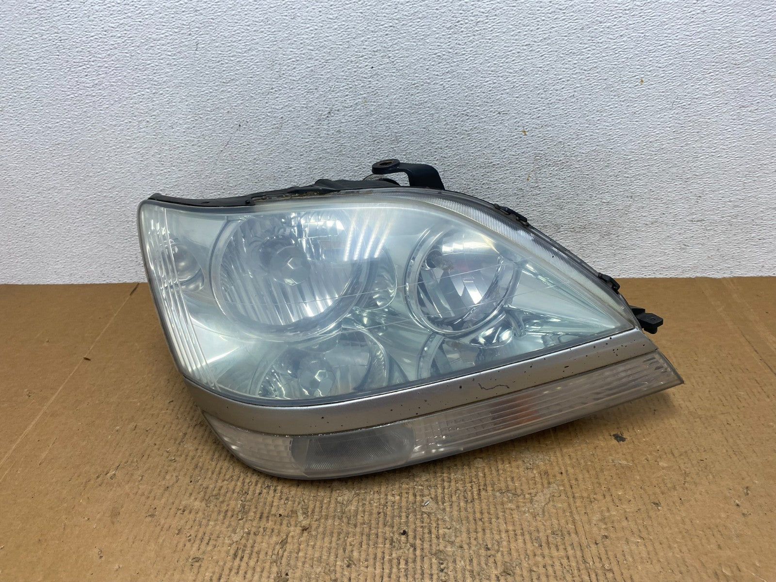 2001 2002 2003 Lexus RX300 Right Passenger Headlight Xenon HID AE2881 DW0
