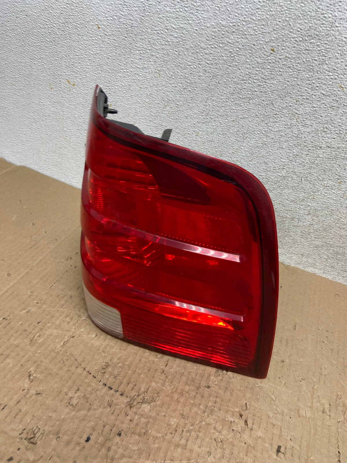 2003 2004 2005 2006 Ford Expedition Right Passenger Rh Tail light AI1370 LK1
