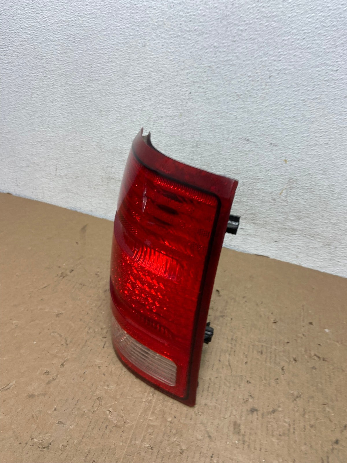 2002 to 2005 Ford Explorer Left Driver Lh Side Tail light AD8104 LK1