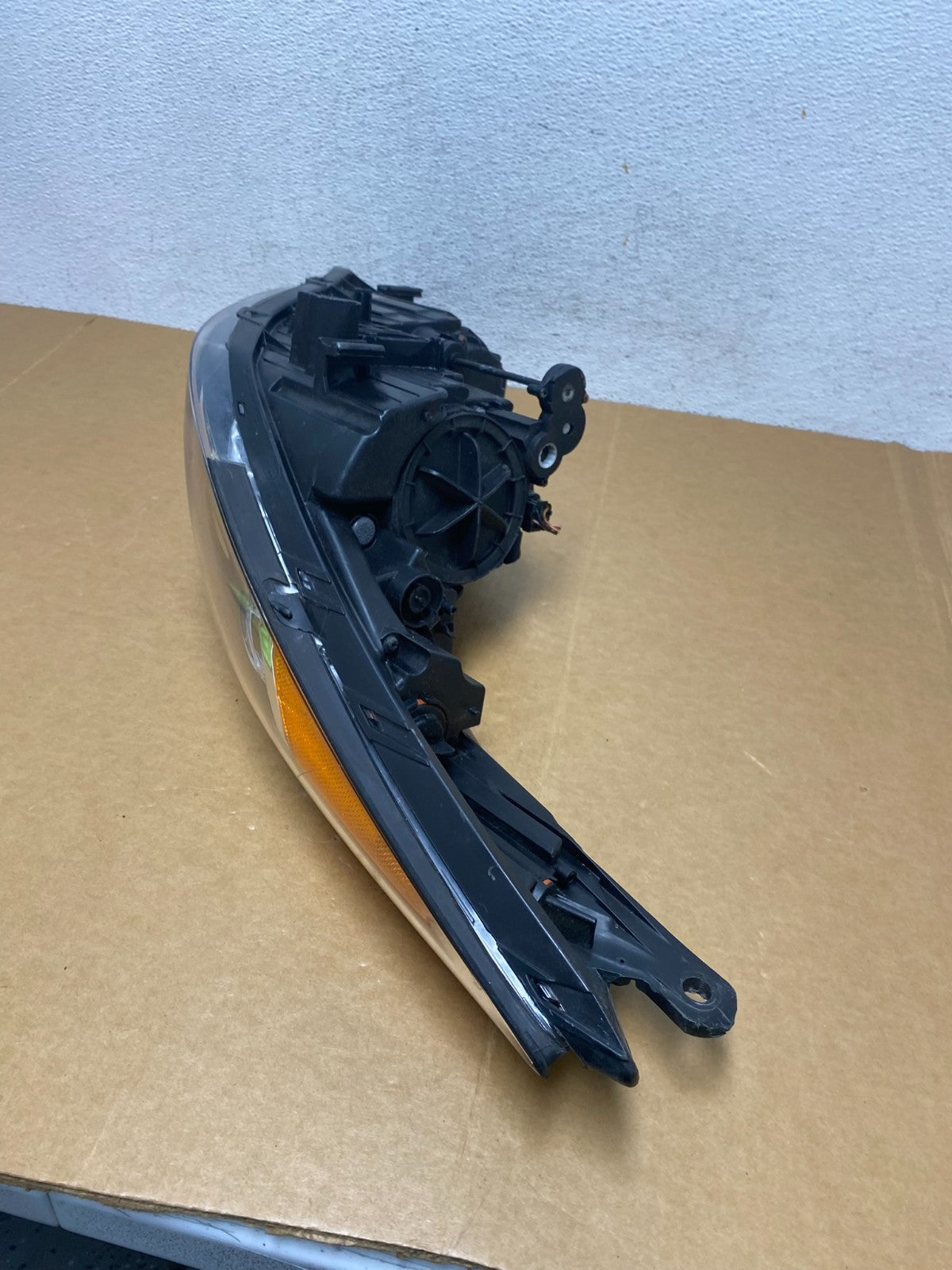 2011 2012 2013 Hyundai Elantra Right Passenger Headlight AD8901 DW7