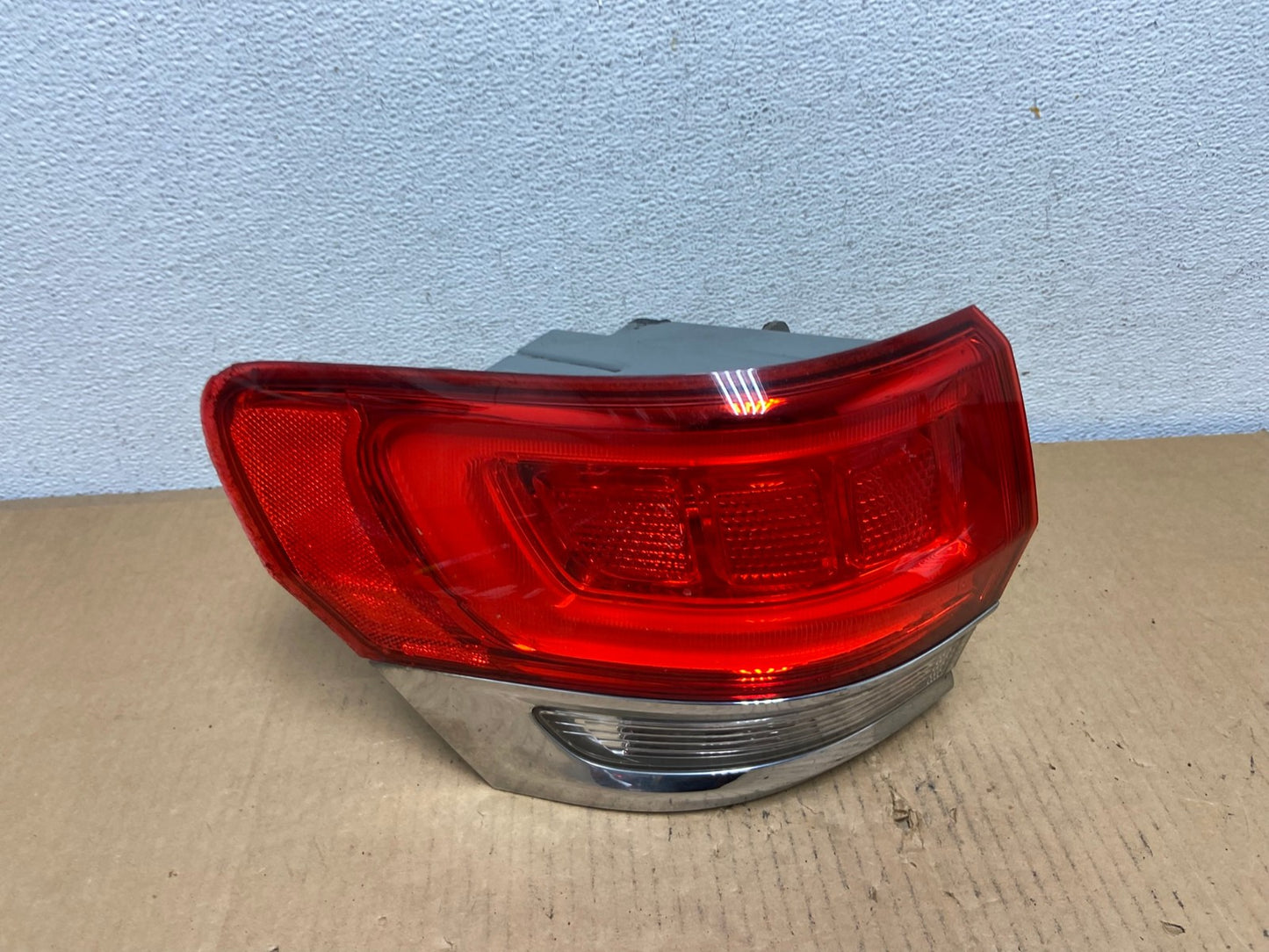 2014 - 2018 Jeep Grand Cherokee Left Driver LH Side Tail Light AD0839 LK0