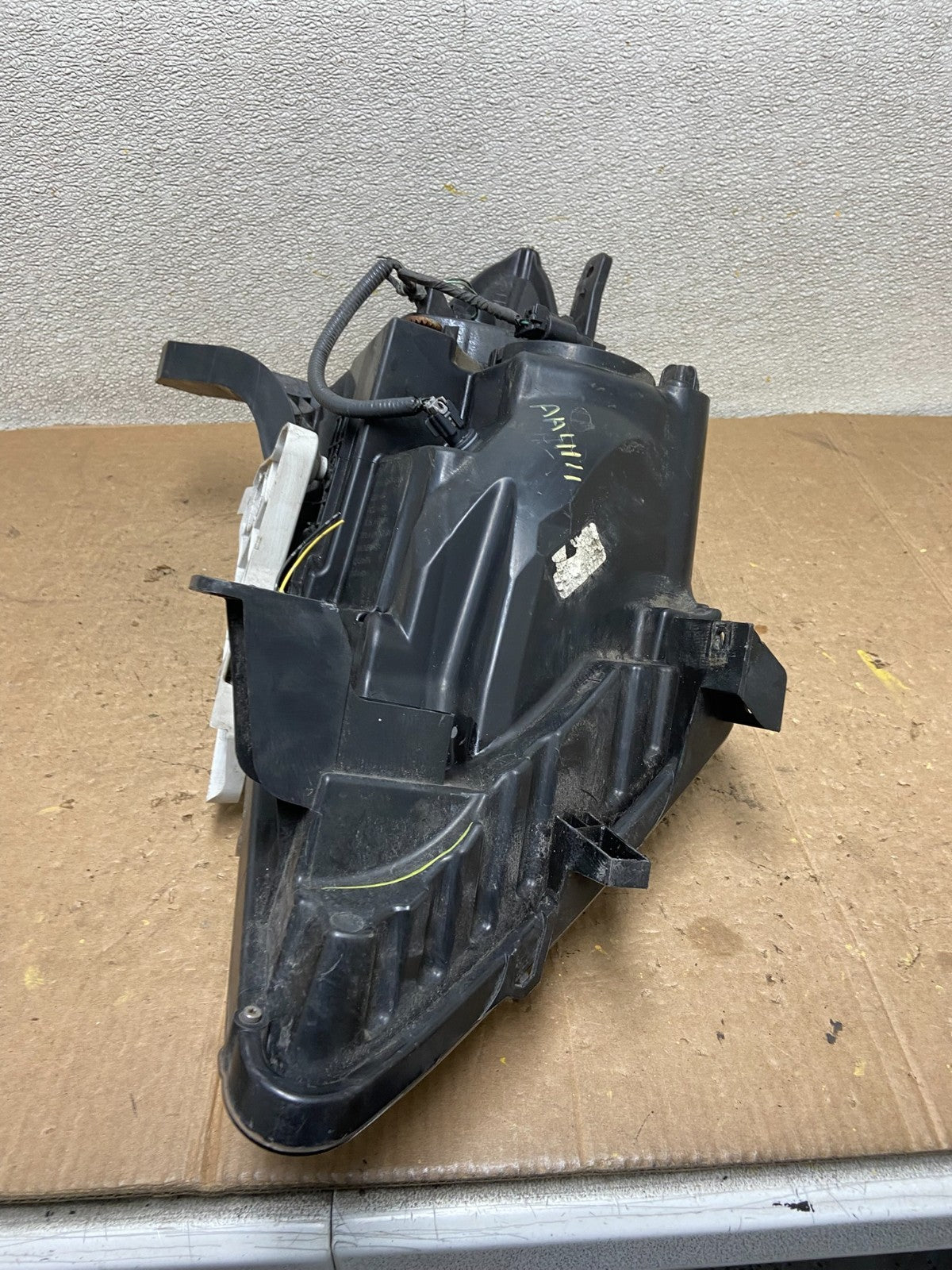 2013 to 2016 Nissan Pathfinder Left Driver LH Side Headlight Halogen OEM AA41117