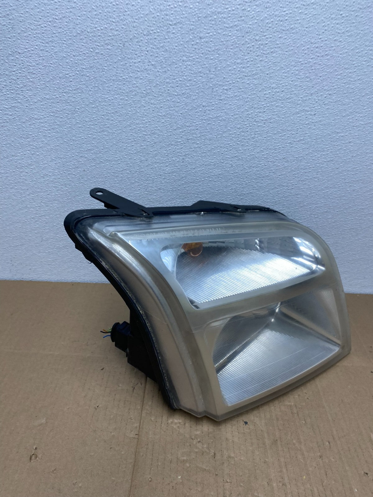2010 to 2013 Ford Transit Connect Right Passenger Side Headlight AB8132 DW2