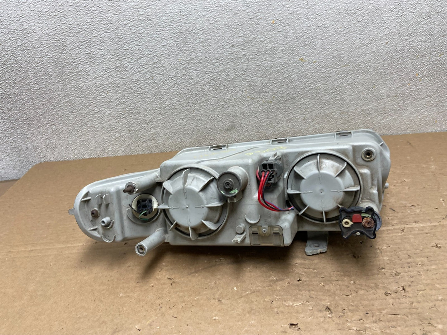 1995 to 1996 Chrysler Sebring Coupe Right Passenger RH Side Headlight AB4912 DG5