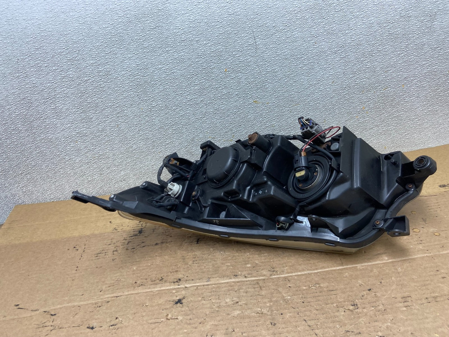 2009 - 2013 Subaru Forester Right Passenger Side Halogen Headlight OEM AB3359 DW10