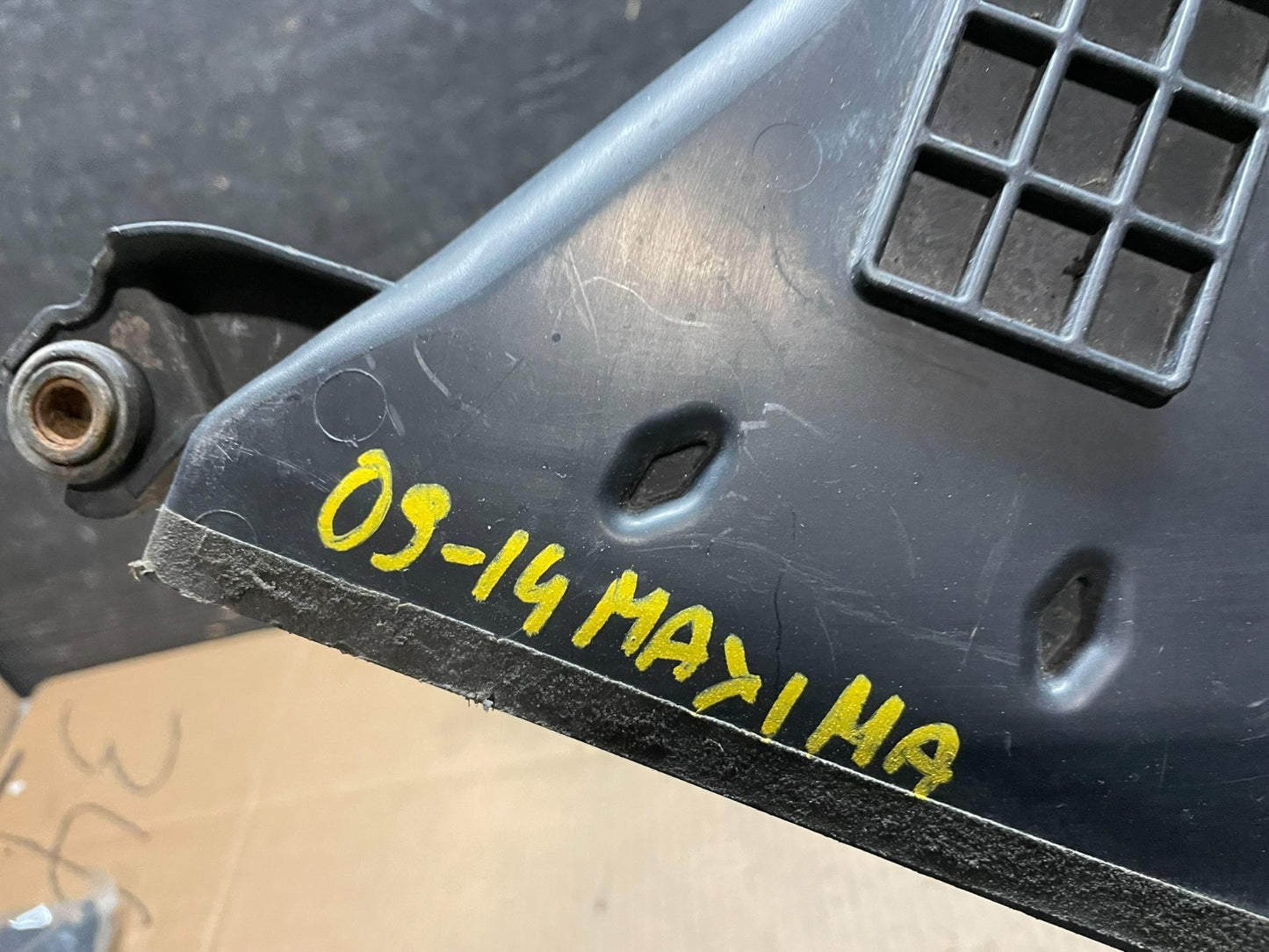 2009 to 2014 Nissan Maxima Upper Air Intake Duct  OEM Y1749 DG8