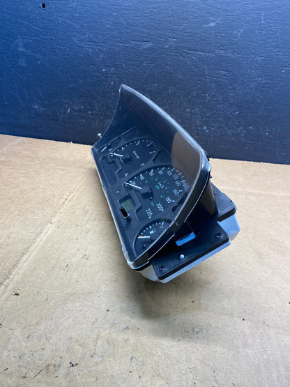 1999 to 2002 Land Rover Discovery II Speedometer Cluster Gauge ad3700 DG2