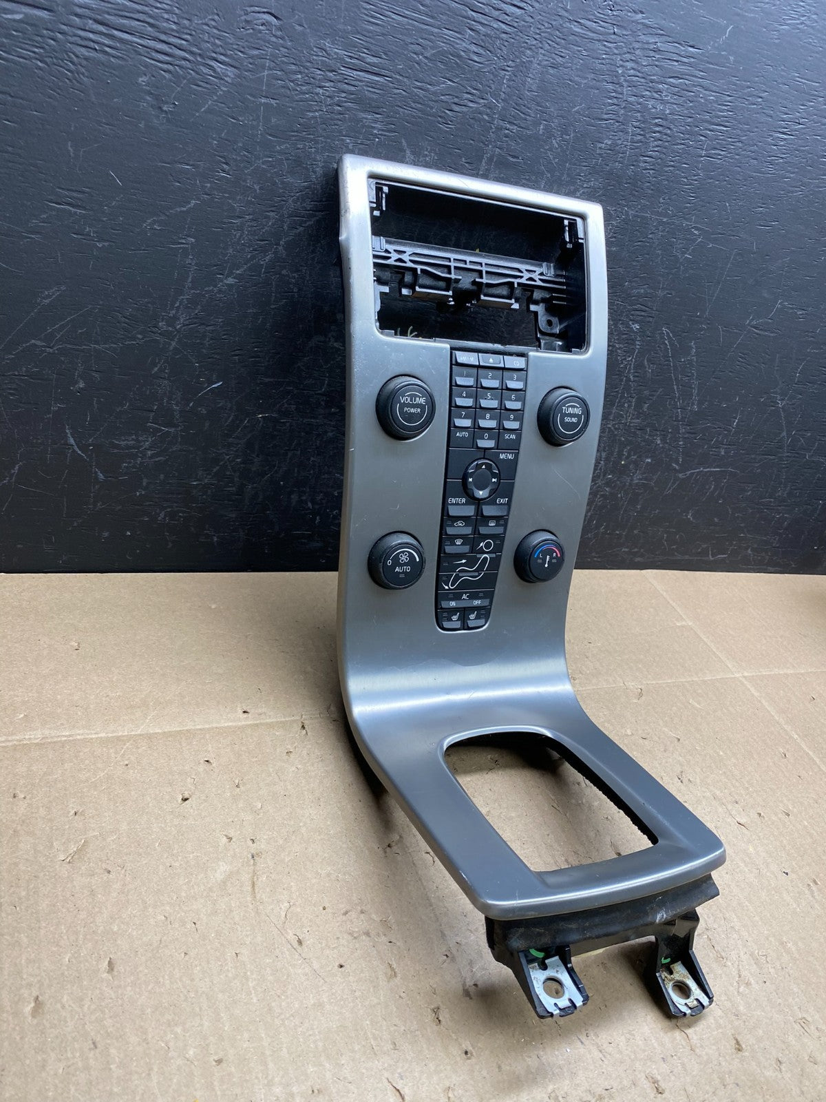 2004 2005 2006 Volvo S40 Radio Climate Control Shifter Panel Bezel AC6617 DG3
