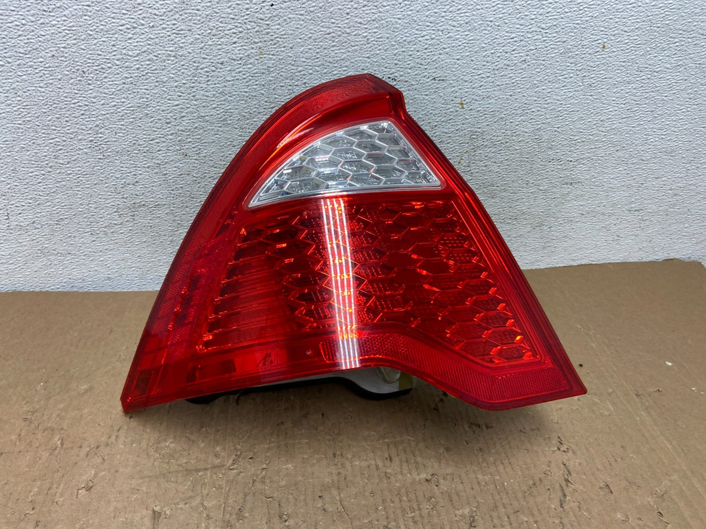 2010 2011 2012 Ford Fusion Left Driver LH Side Tail Light AD8243 DW0
