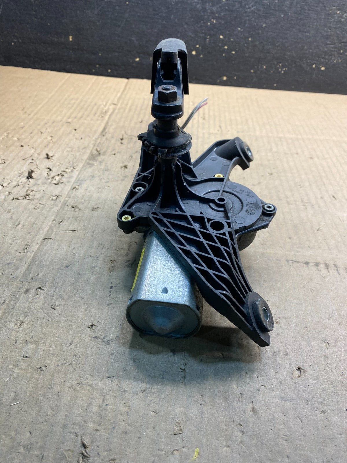 2011 to 2014 Ford Edge Licnoln MKX Rear Windshield Wiper Motor OEM AB0364 DG4