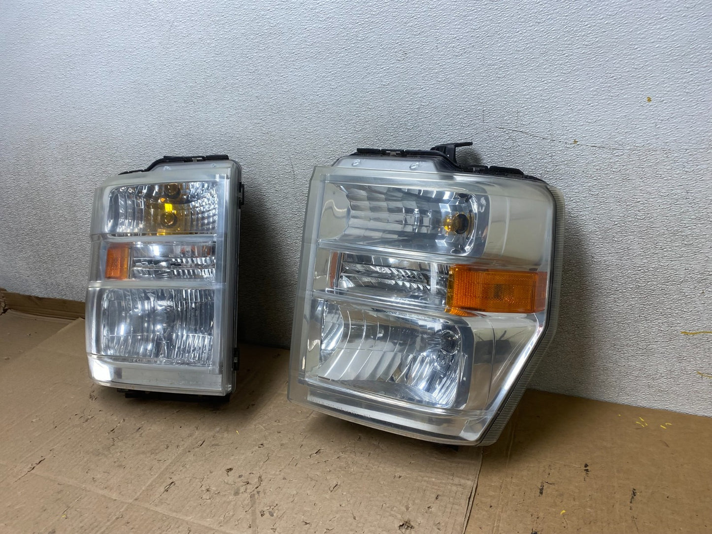 2008-2014 Ford Econoline E150 E250 E350 Left+Right Headlights U6864 DW1