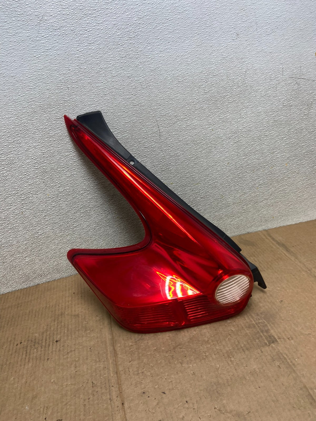 2011 to 2014 Nissan Juke Left Driver LH Side Tail Light OEM AA6300 DW2