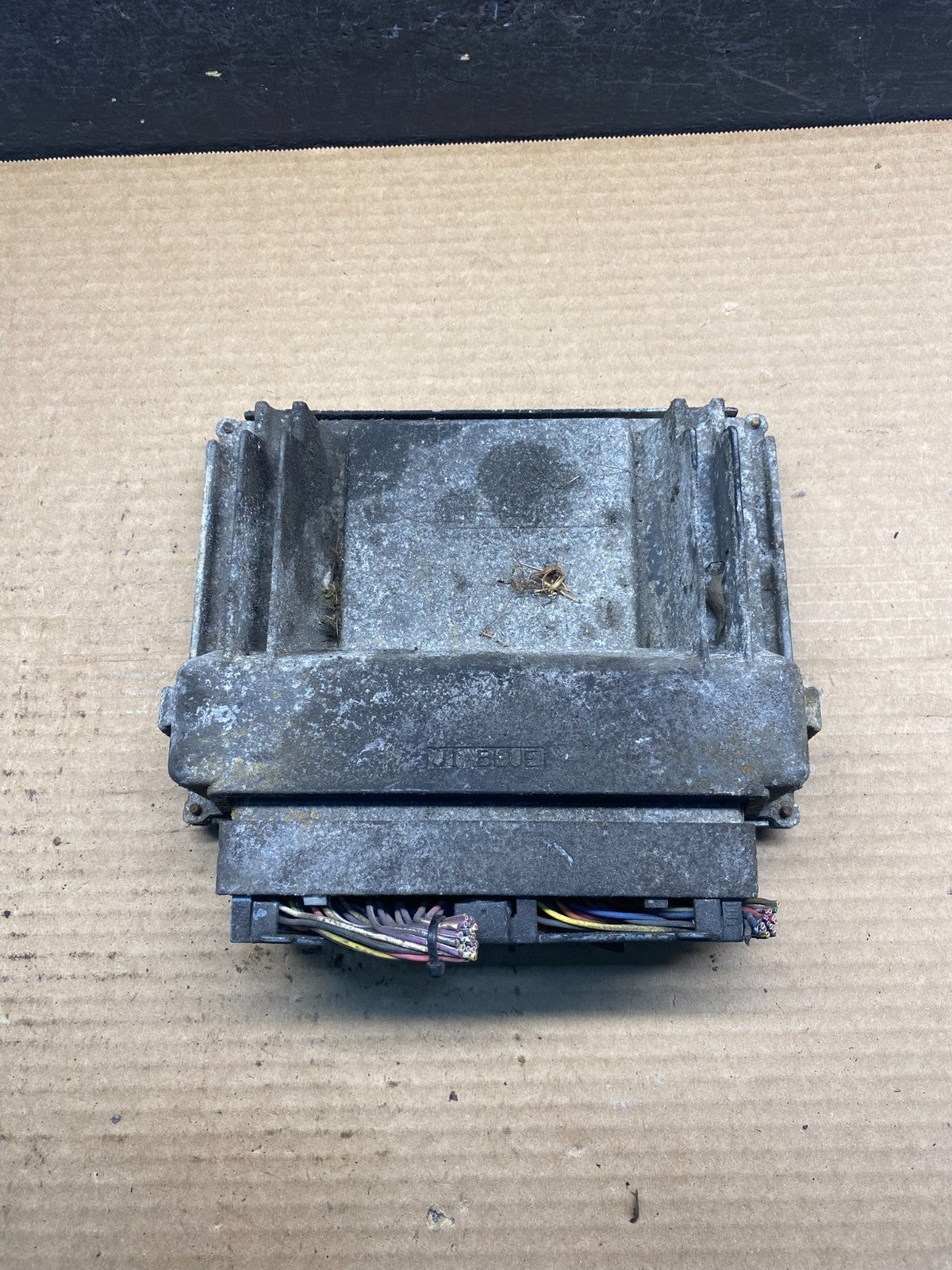 2001-2002 Silverado Tahoe Engine Computer Module 12200411 ECM ECU AF6831 DW1
