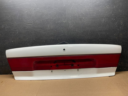 1997 - 1999 Saturn SL2 Sedan Center Tail Light Lid Trunk Rear Panel  Y9250 DG0