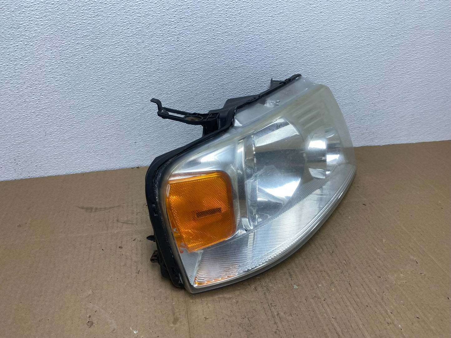2004 to 2008 Ford F-150 F150 Right Passenger Rh Halogen Headlight Oem AB8189 DW2