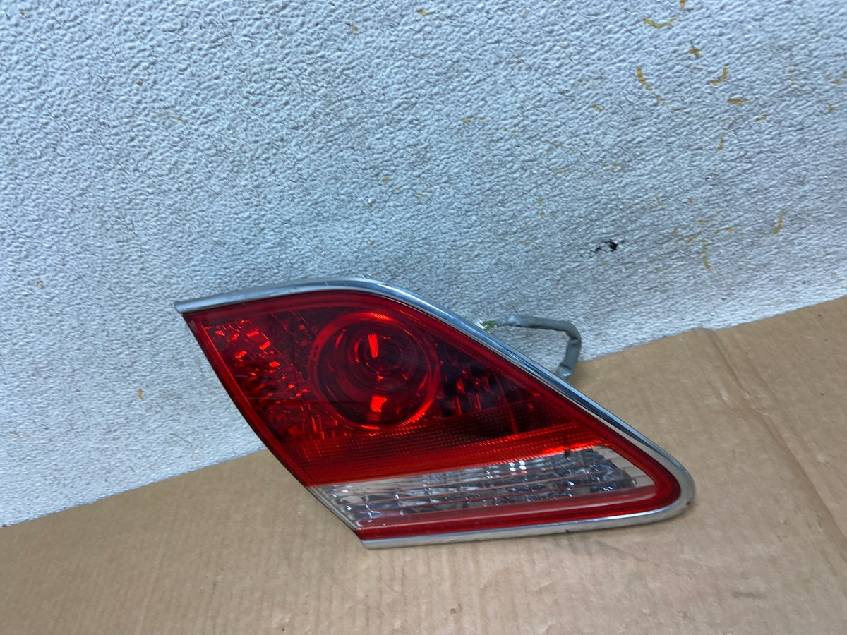 2005 2006 Lexus ES330 Left Driver LH Side Tail Light Inner AI5802 DW1