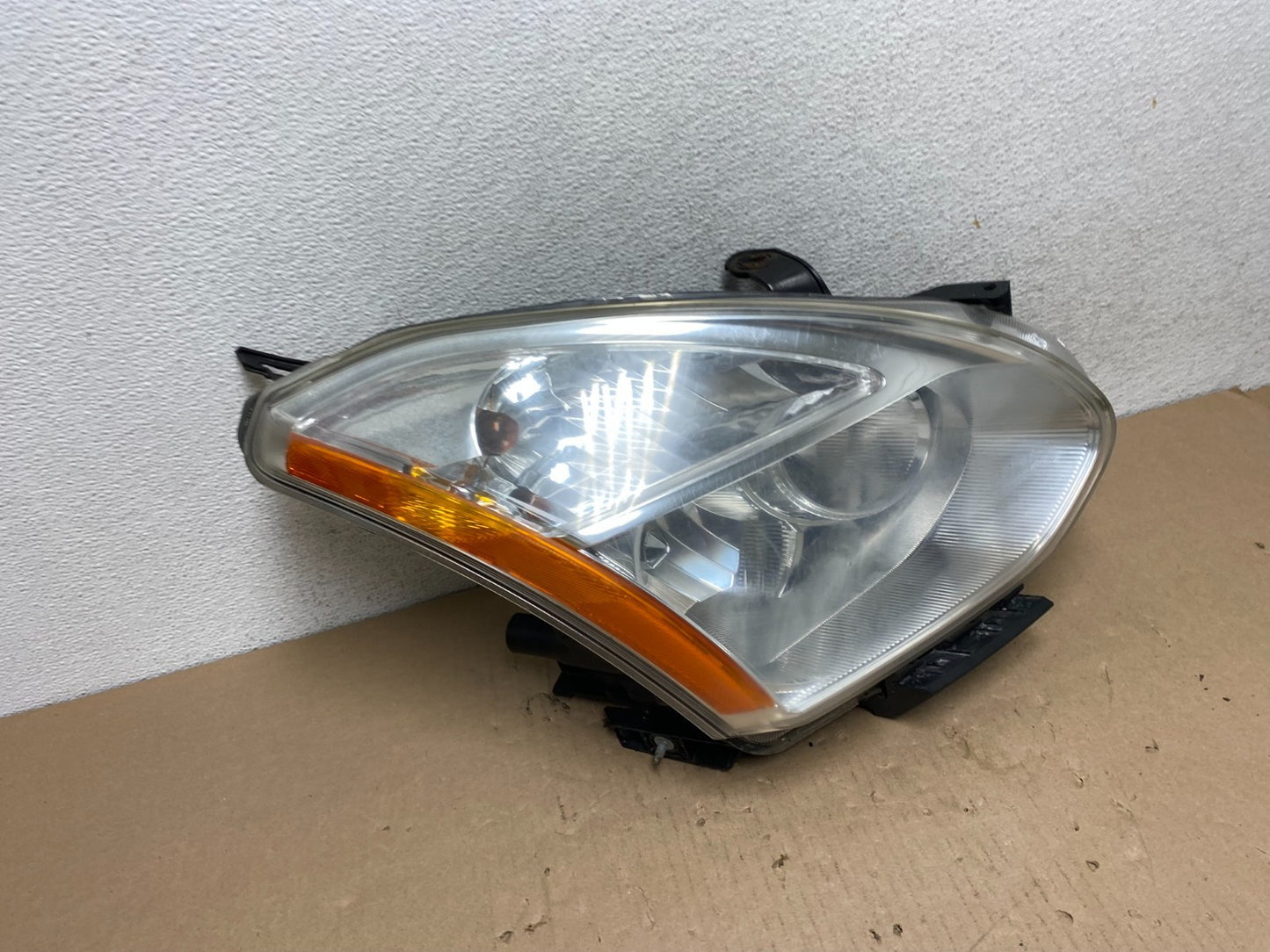 2009-2013 Nissan Rogue Right Passenger Halogen Headlight AG6694 DW2