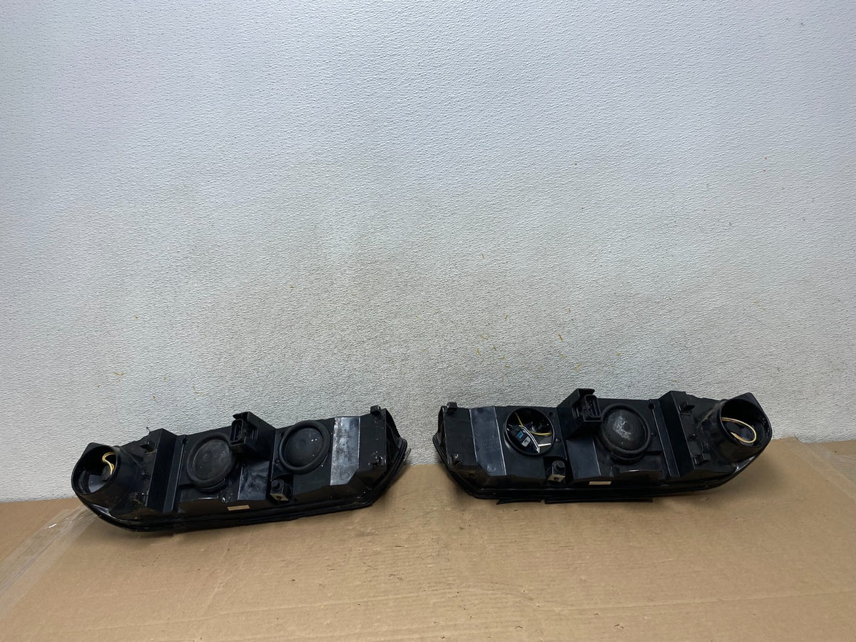 2000 to 2005 Chevrolet Impala Left+Right Set Headlights Halogen AH9380 DW7