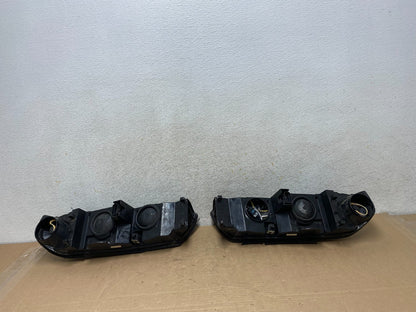 2000 to 2005 Chevrolet Impala Left+Right Set Headlights Halogen AH9380 DW7