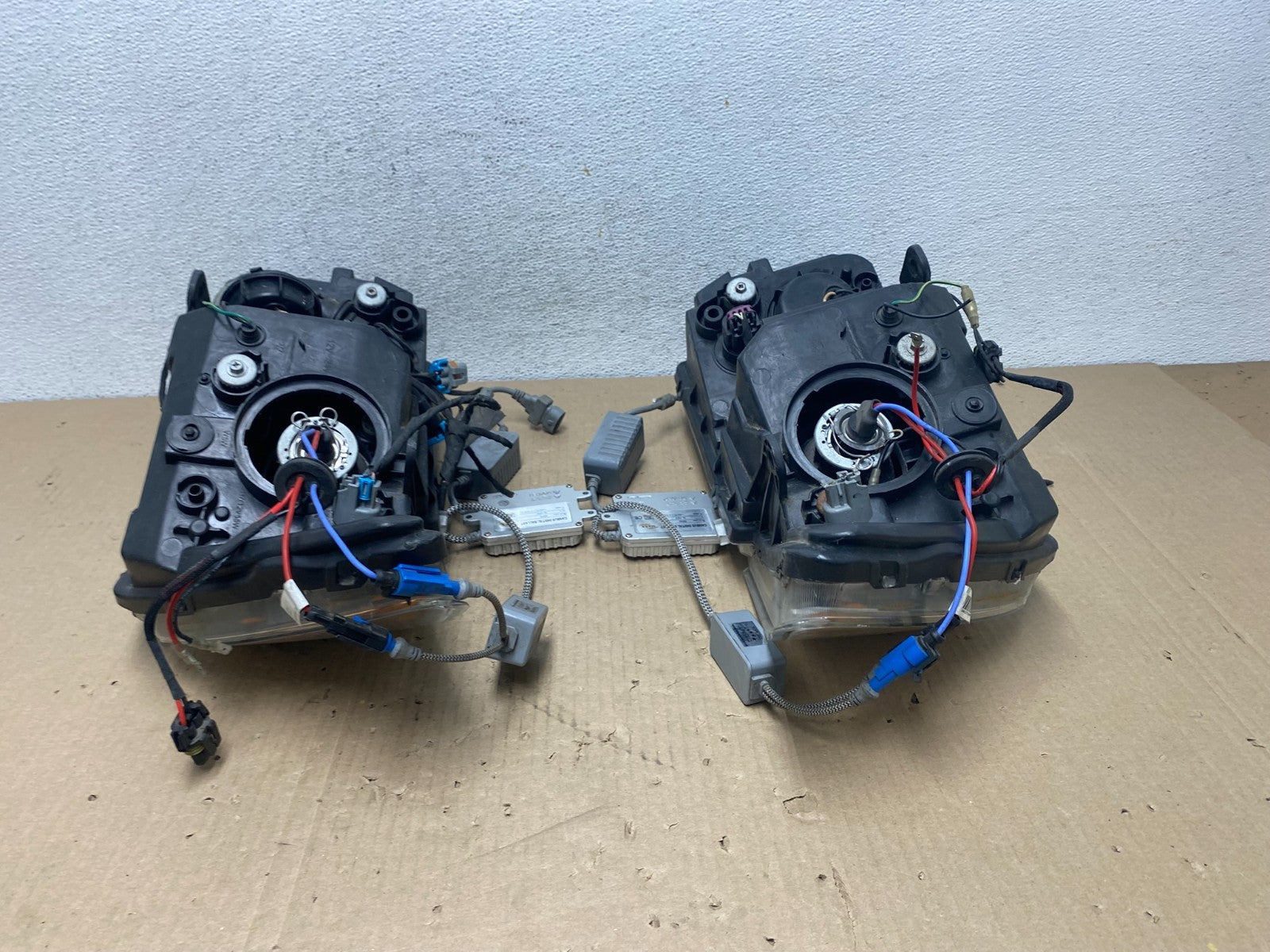 2009 to 2017 Dodge Journey Left+Right Set LED Headlights ae9579 DG9