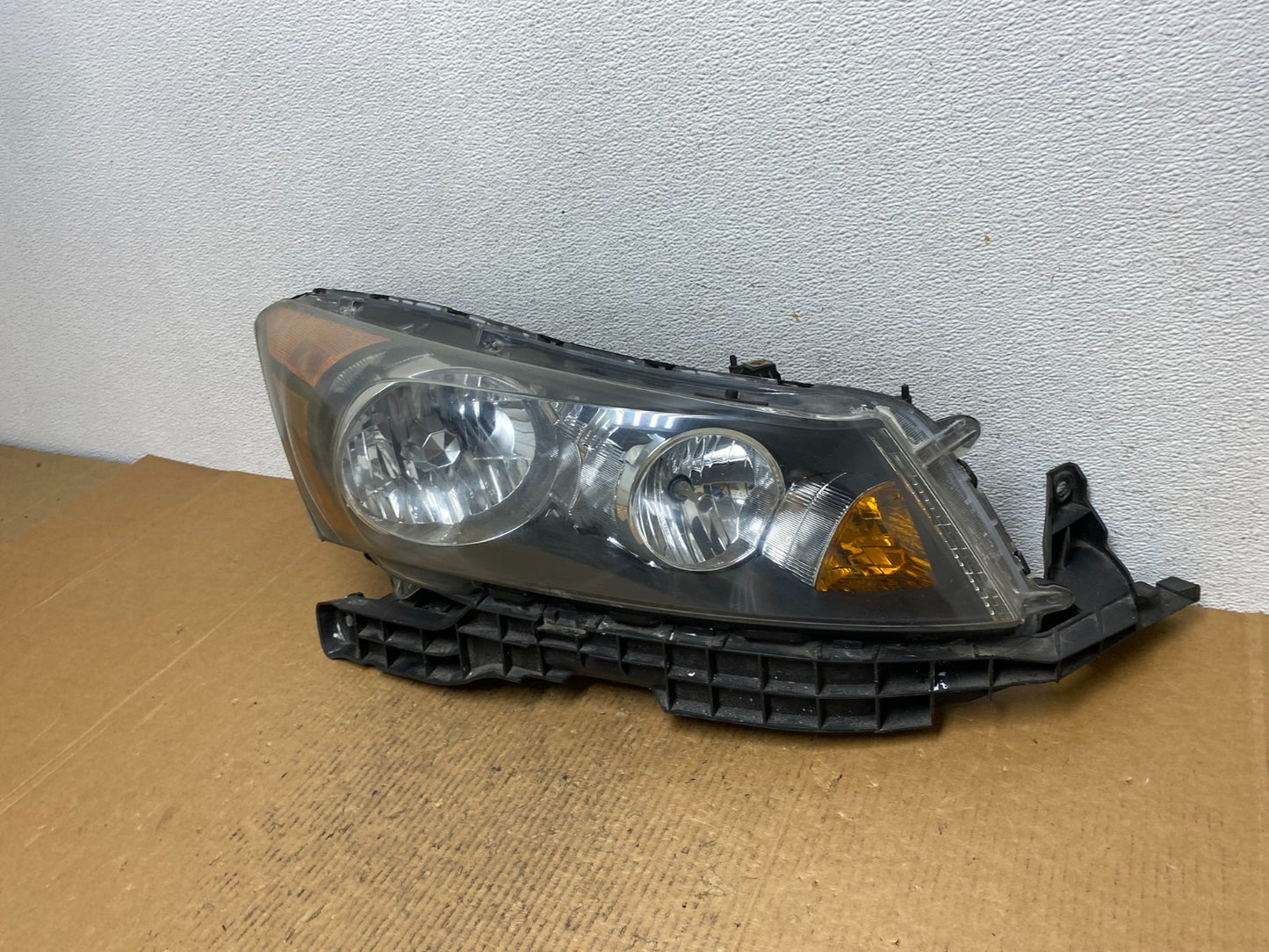 2008 to 2012 Honda Accord Sedan Right Passenger RH Headlight AE1404 DW1