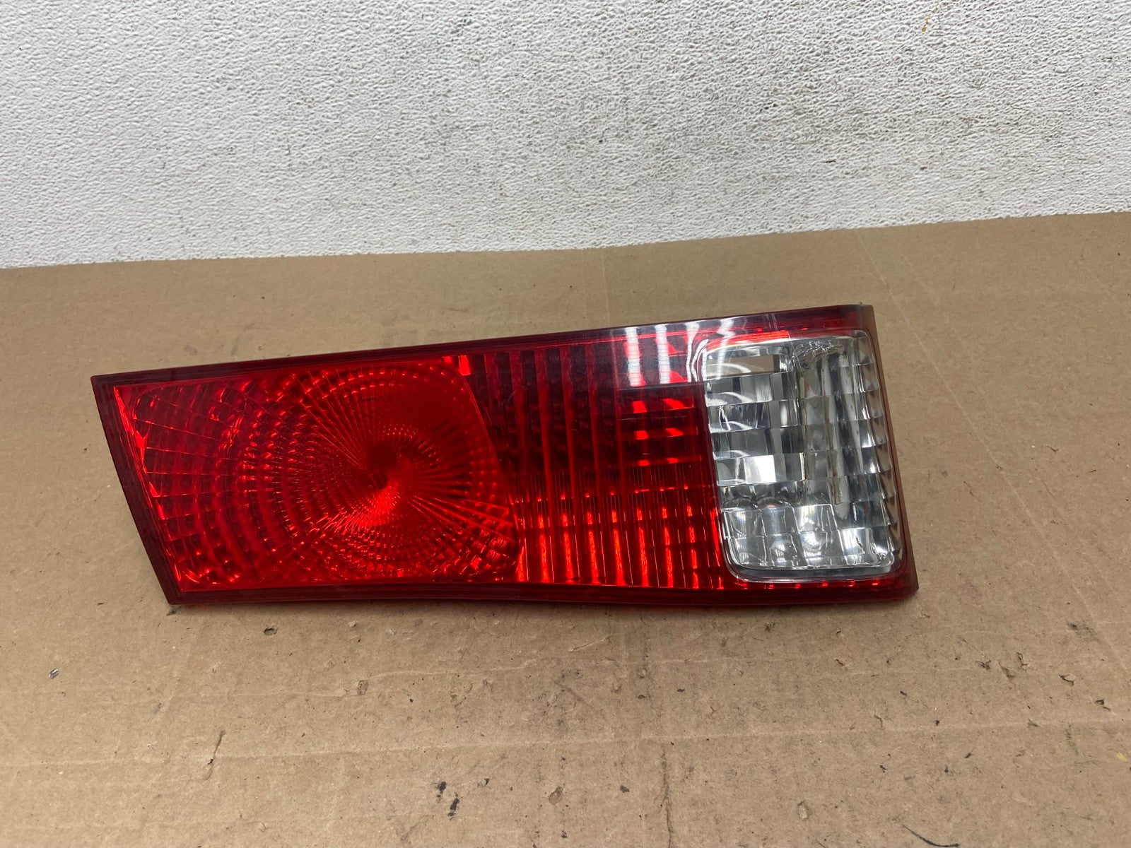 2000 to 2001 Toyota Camry Tail Light Inner Left Driver Lh Inner AE6072 LK0