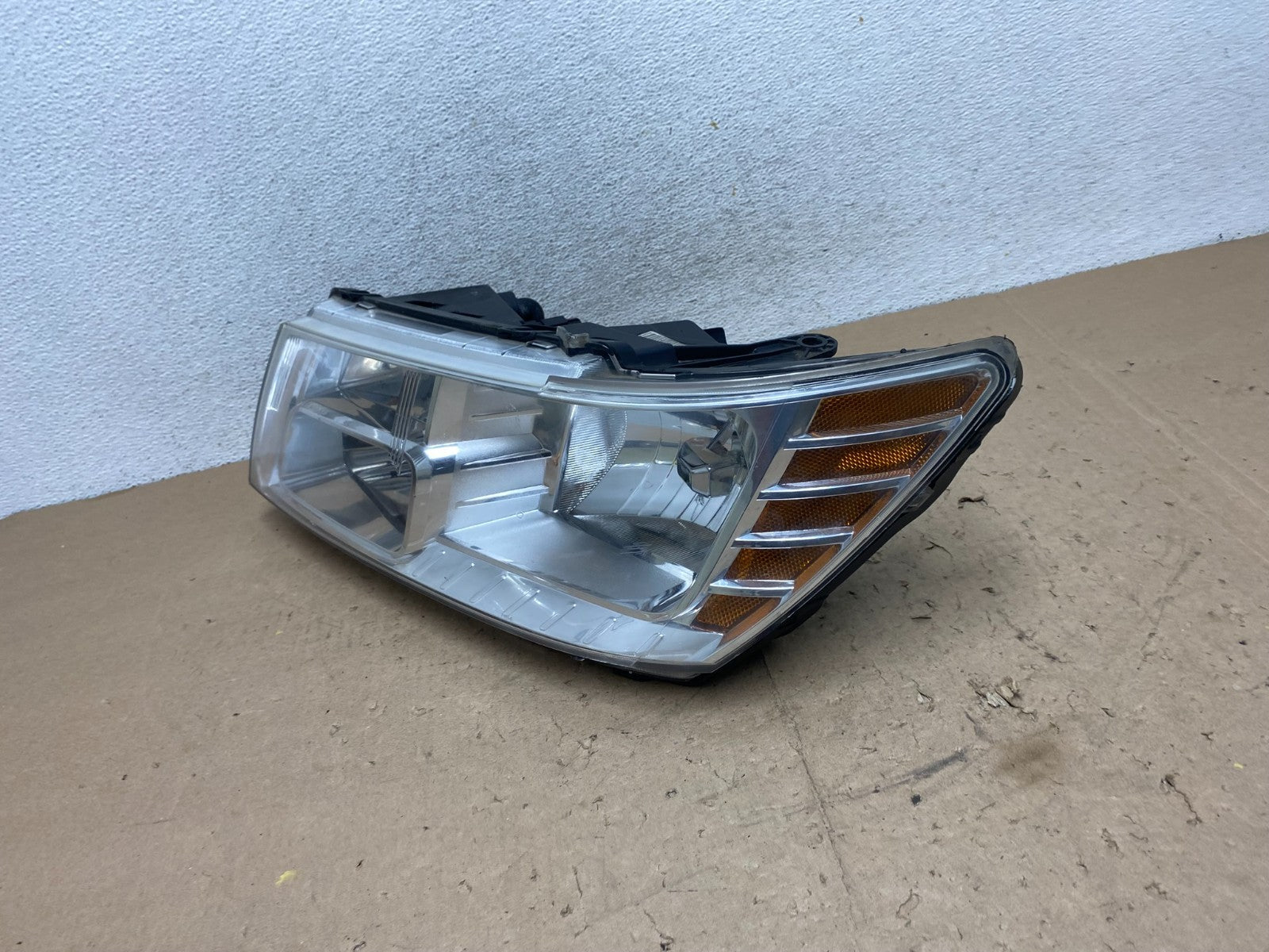 2009 to 2017 Dodge Journey Headlight Left Driver Lh Side Halogen AG5611 DW1