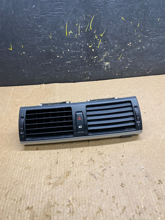 2007 to 2013 BMW X5 X6 Center Console Dash Air Vent OEM Z4364 DG0