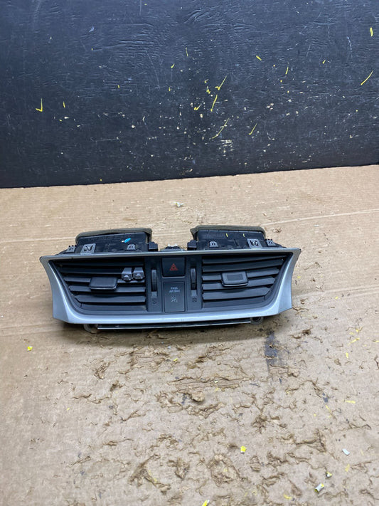 2013 to 2015 Nissan Sentra Air Vents Top Dash Center W/Hazzard Switch X1559 DG0