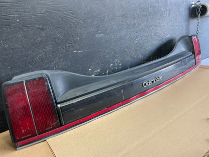 1990 1991 Oldsmobile Calais Rear Center Trunk Tail Light AA6002 DG2