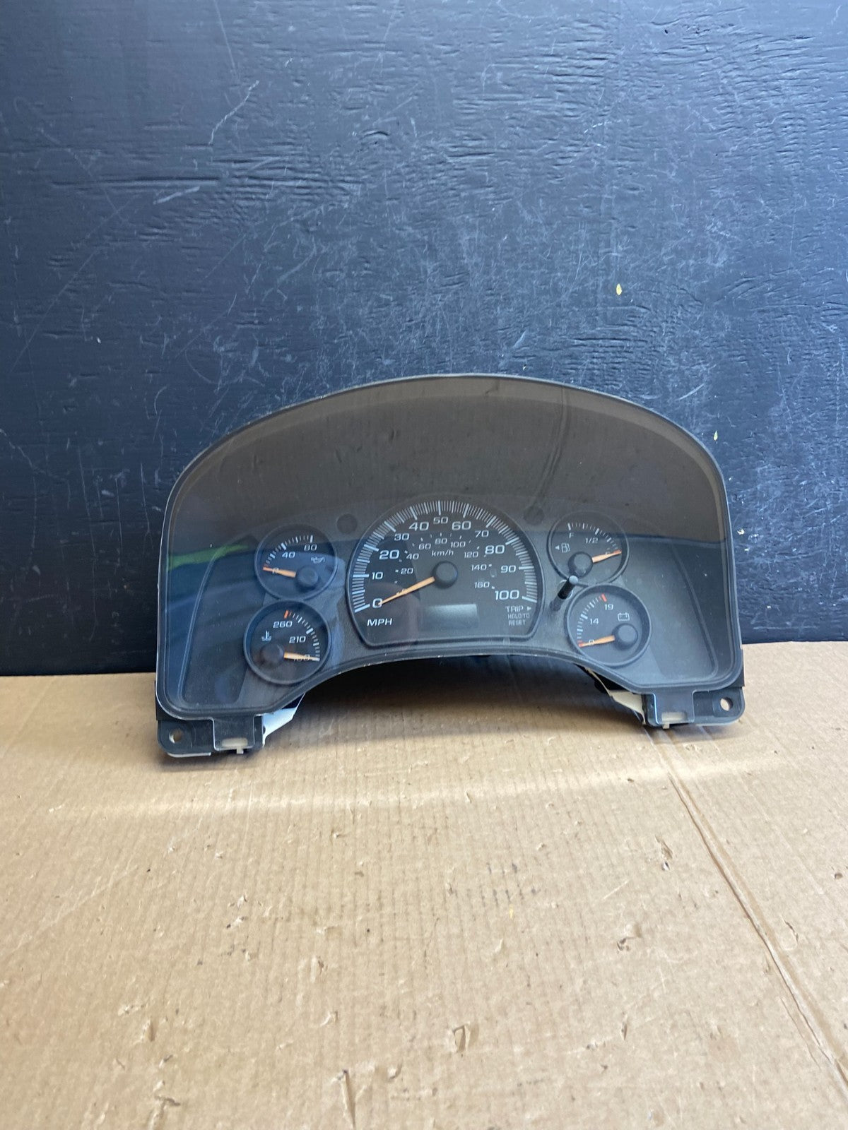 2004 to 2007 Chevrolet Express Speedometer Cluster Gauge ae4263 DG0