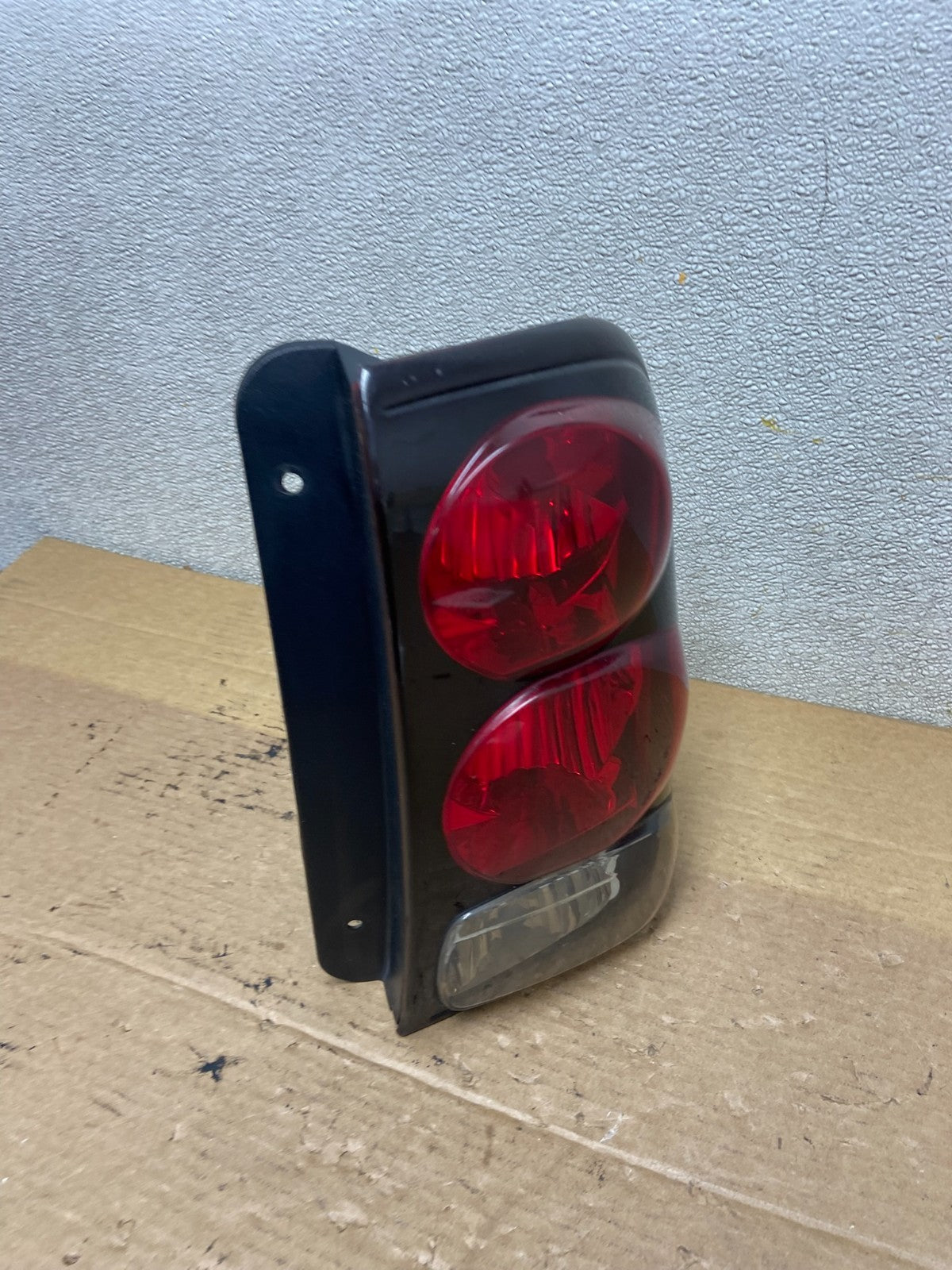 2002 to 2009 Chevrolet Trailblazer Right Passenger Rh Tail Light AB5291 LK2