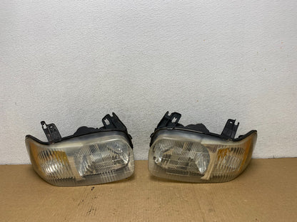 2001 - 2004 Ford Escape Headlights Left+Right Halogen AG2047 DW0