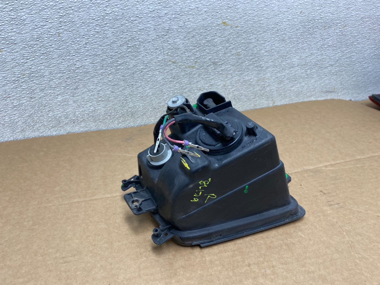 2004-2010 Infiniti QX56 Left Driver LH Side Fog Light OEM Z1253 DW5