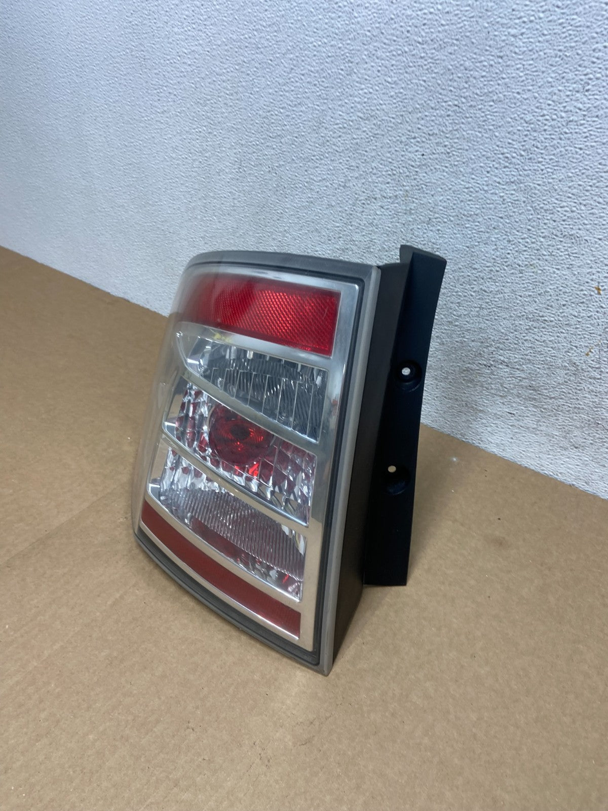 2007 to 2010 Ford Edge Tail light Left Driver Side AF9485 DW1