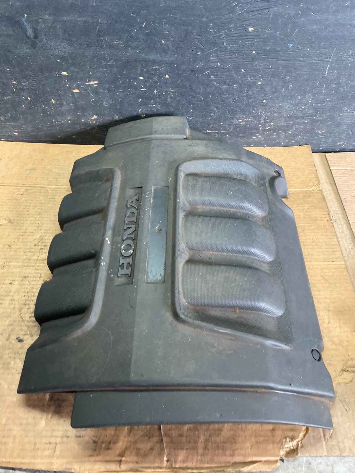 2005 to 2007 Honda Odyssey Black Engine Cover OEM Q8513 DG3