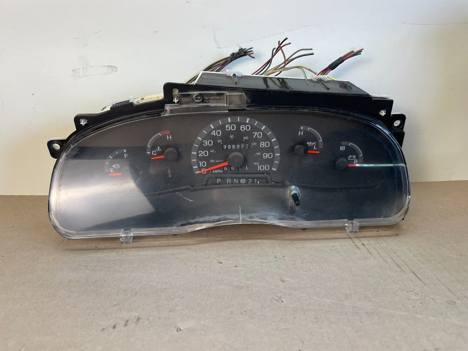 1999 to 2000 Ford E150 E250 E350 VAN Gauge Speedometer Cluster AG1031 DG0