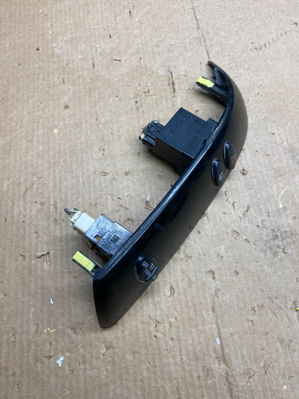 2004 to 2010 Toyota Sienna Right Side Radio Switches Bezel Trim OEM z4221 DG2