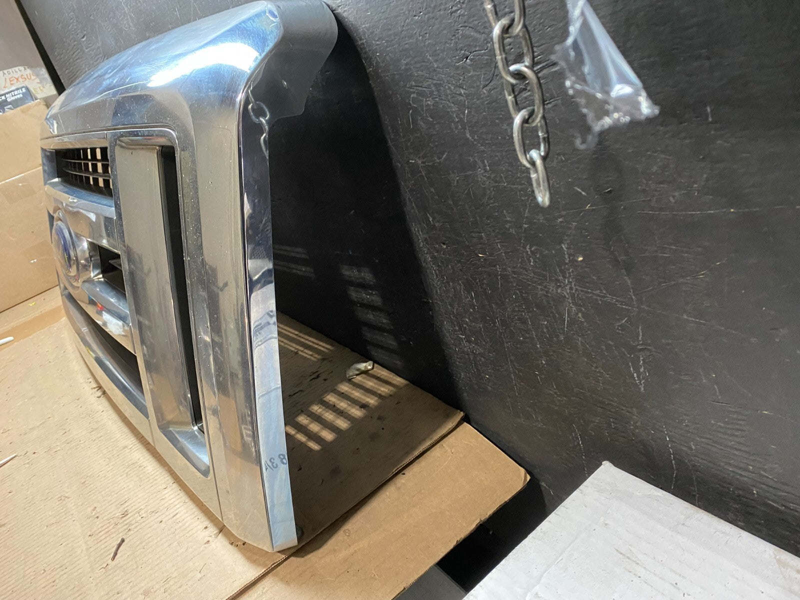 2008 to 2014 Ford Econoline E150 E250 Front Upper Chrome Grill Grille H67661