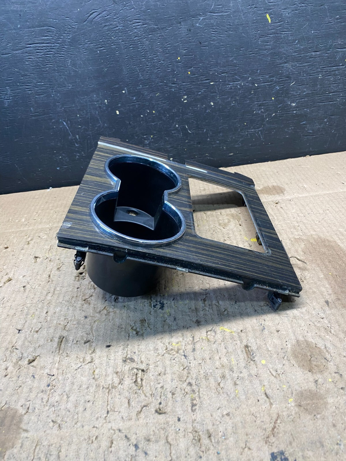 2007 to 2014 Lincoln Navigator Center Console Cup Holder N0404 PS3