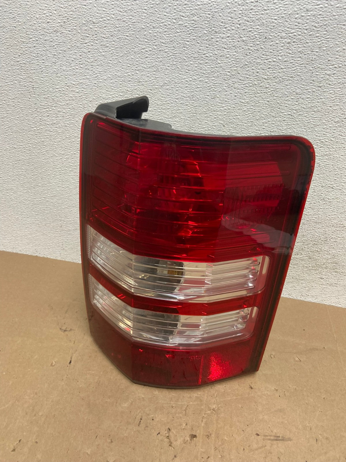 2008 to 2012 Jeep Liberty Right Passenger RH Side Tail Light AE6048 LK0