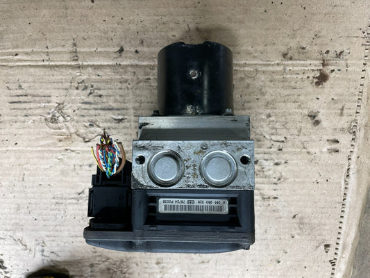 2008 to 2010 BMW 5 Series ABS Pump Control OEM Module 6784157 O8540 DG0