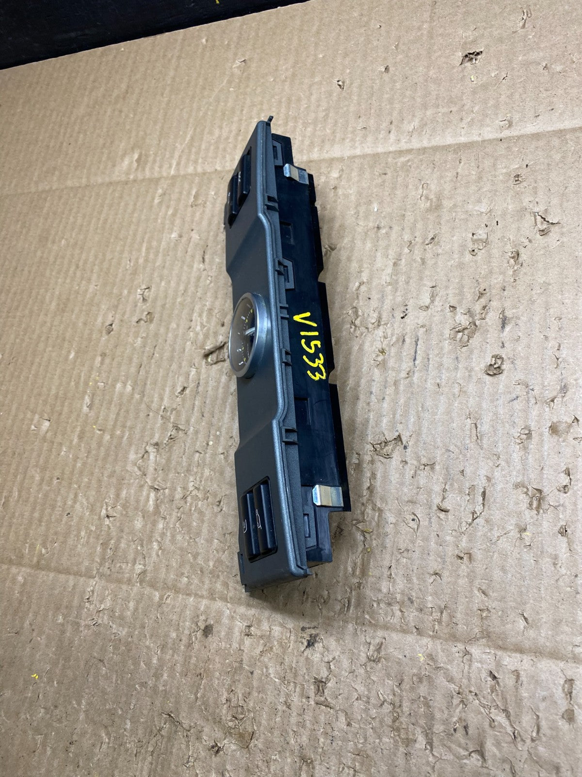 2007-2009 Range Rover L322 Center Dash Park Trunk Switch Control Clock v1533 DG3