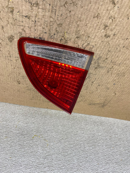 2007 to 2012 Hyundai Veracruz Right Passenger RH Inner Tail Light OEM W7853 DW0