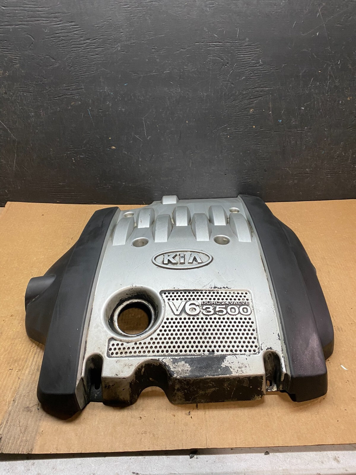2002 to 2005 Kia Sedona V6 3.5L Engine Motor Cover H4714 DG10