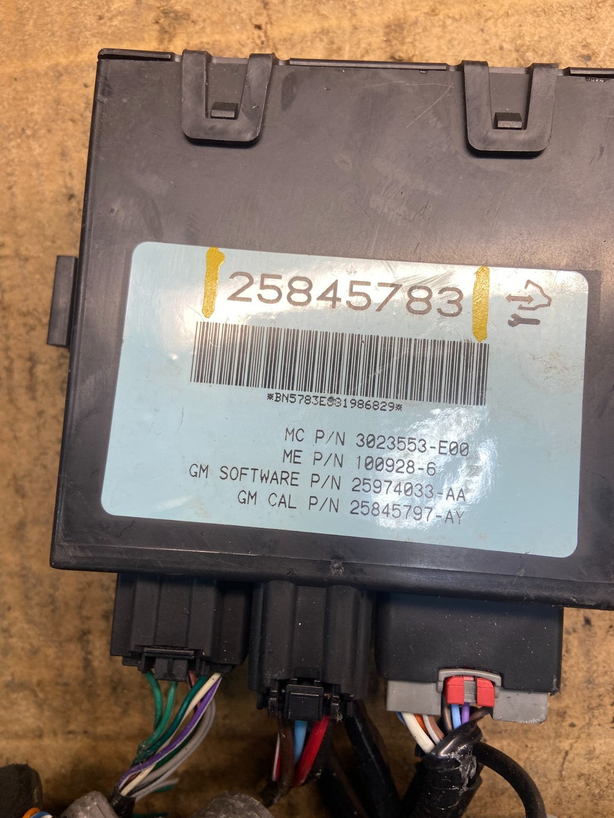 GMC Acadia Yukon Tahoe  Rear Trunk Liftgate Power Motor Actuator OEM y3777 DG6