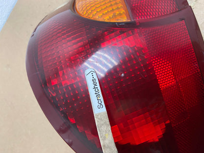 2000-2002 Saturn SL S-Series Right Passenger RH Side Tail Light OEM AB8005 LK3